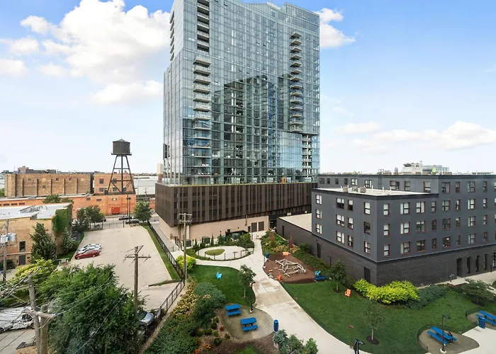 Hotel Brand New 4br In Heart Of
