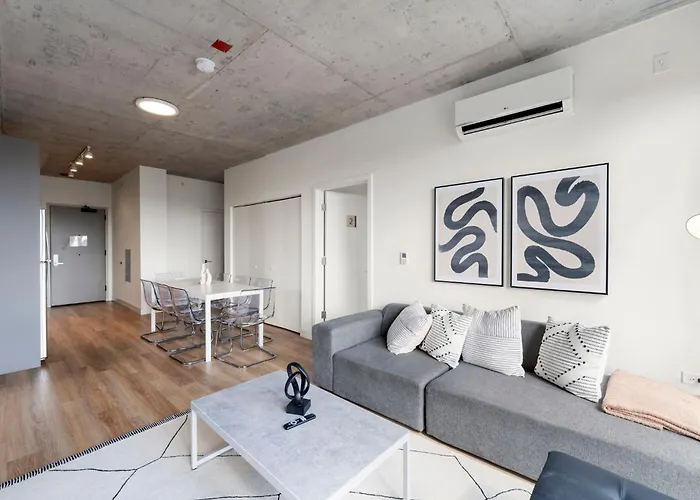 Brand New 4br In Heart Of Hotel *