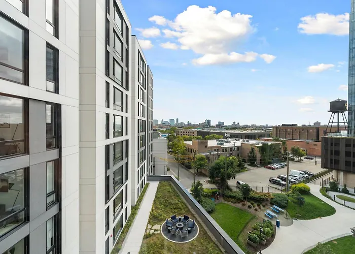 Brand New 4br In Heart Of Hotel *