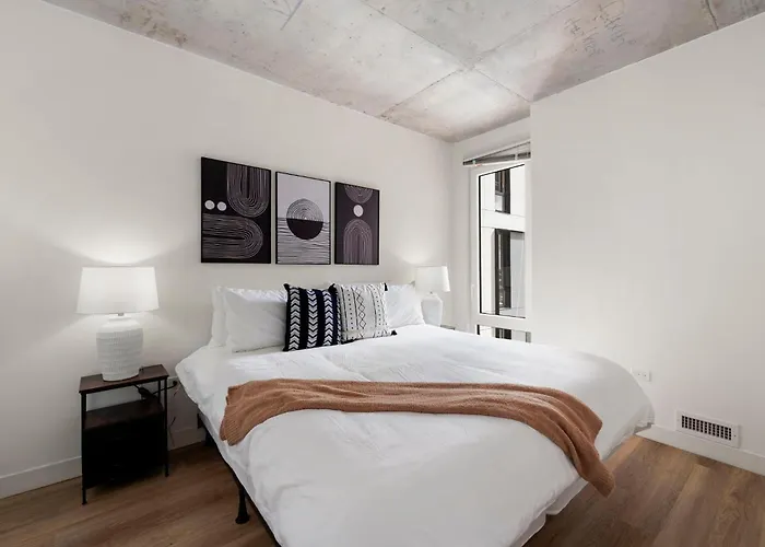 Brand New 4br In Heart Of * Chicago