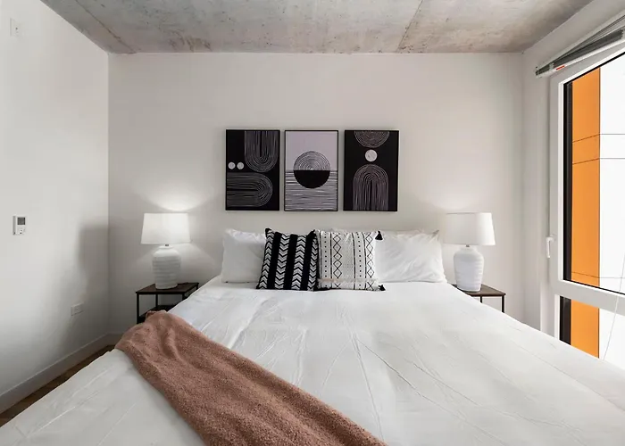 Brand New 4br In Heart Of