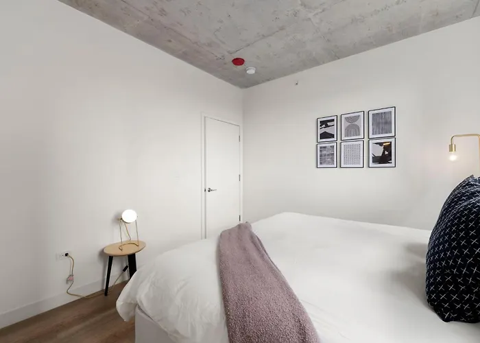 Brand New 4br In Heart Of * Chicago