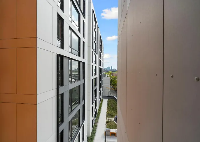 Hotel Brand New 4br In Heart Of Chicago