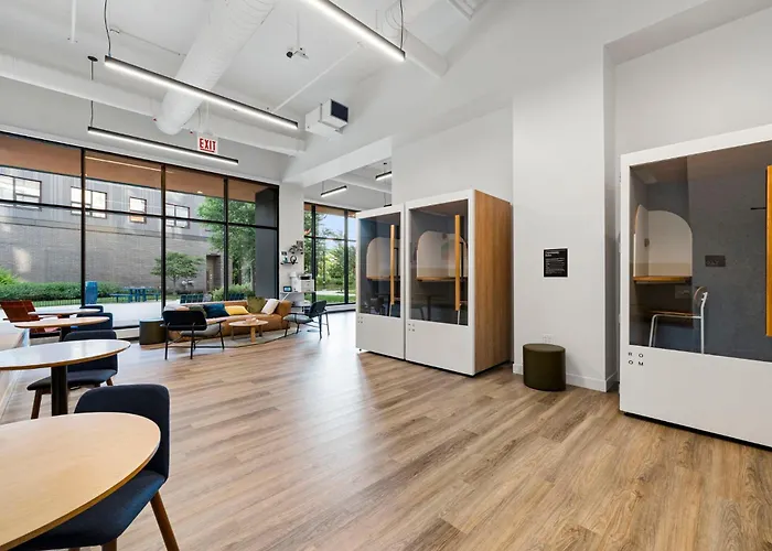 Hotel Brand New 4br In Heart Of *