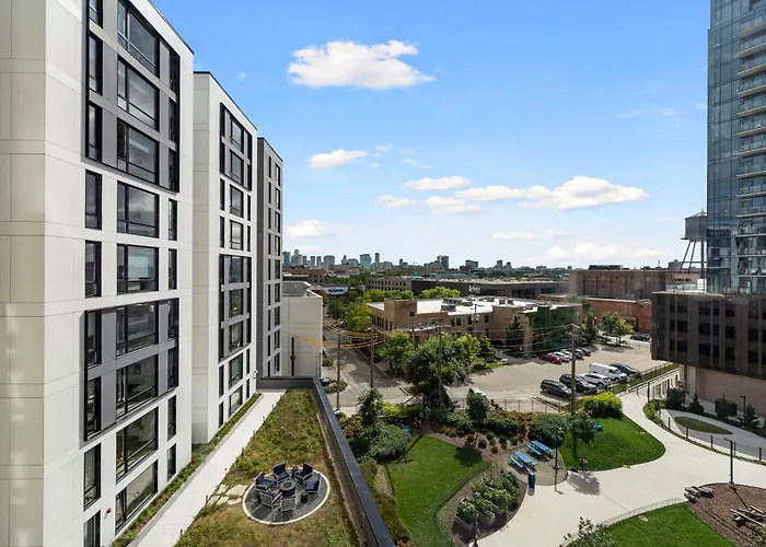 Brand New 4br In Heart Of * Chicago
